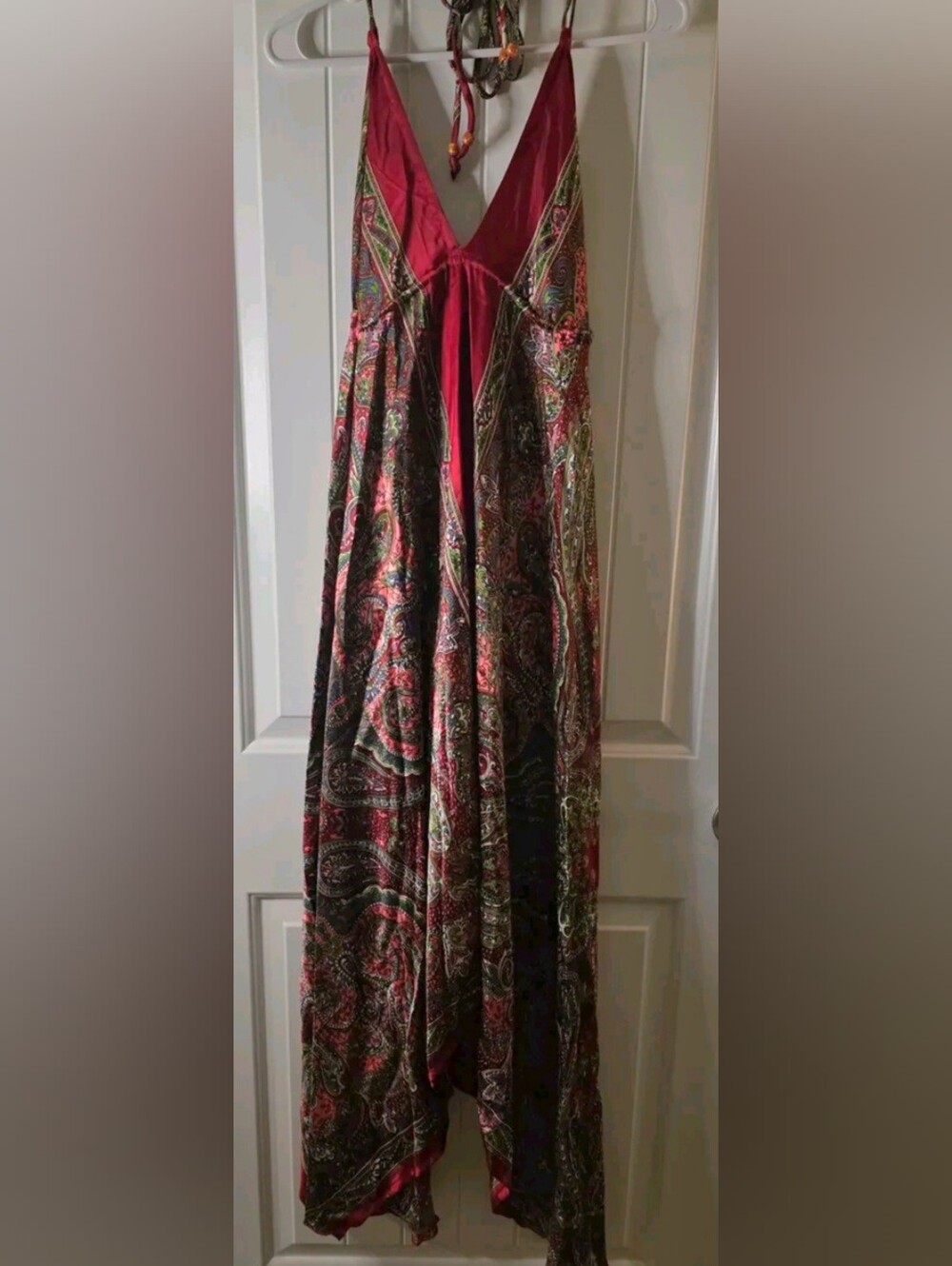Urban Nomad Sleeveless V-Neck Paisley Maxi Dress in Burgundy and Multicolor S/M